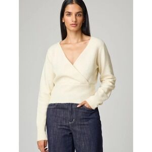 Glassons Knit Crossover Sweater Women's Large Soft Fuzzy Minimalist Cream‎